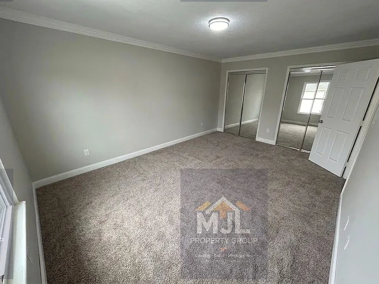 11008 NW Crooked Rd #D — Photo 11