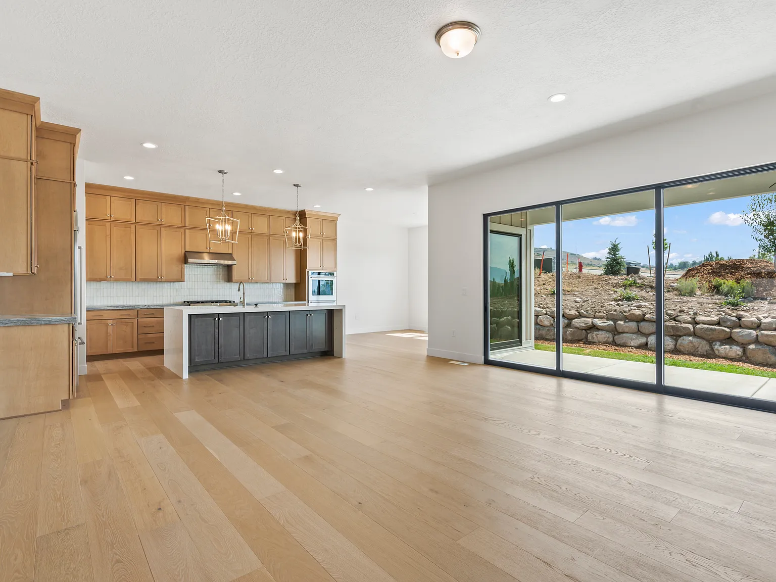 2182 N Beargrass Way — Photo 3