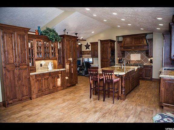 4th image of 10178 S Knox Ct