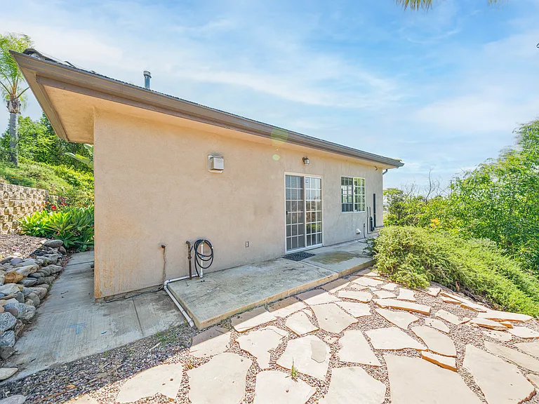 1712 Pass And Covina Rd — Photo 14