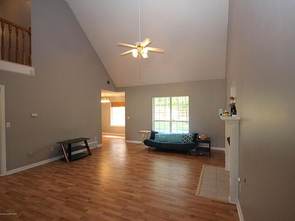 4th image of 10176 Lazy Creek Dr