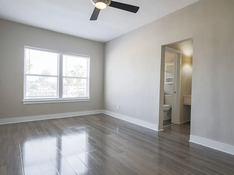 Seven Lions Apartments — Photo 14