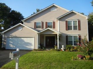 711 Grand Glen Dr, Ballwin, MO 63021