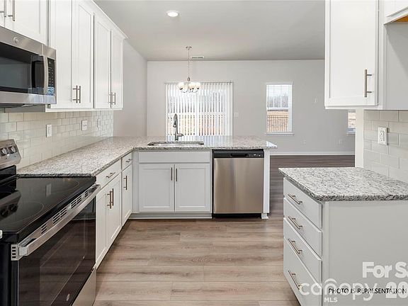 4th image of 5272 Lashawn Ln #3105
