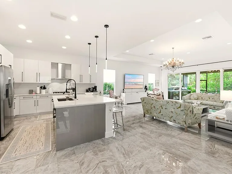 11899 Gardenia Ave — Photo 1