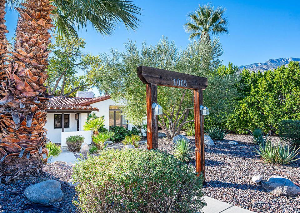 1st image of 1065 E San Jacinto Way