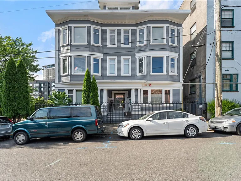 1714 NW Couch St #20 — Photo 25