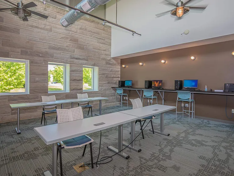 Computer Stations in Bloomington IN
