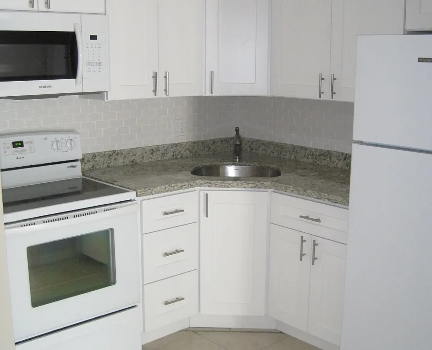 1336 NE 5th Ave #4