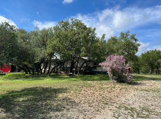 1073 Private Road 2200, Uvalde, TX 78801