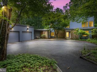 24 White Oak Dr, Princeton, NJ