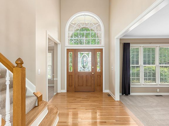 3rd image of 10670 Scarborough Way