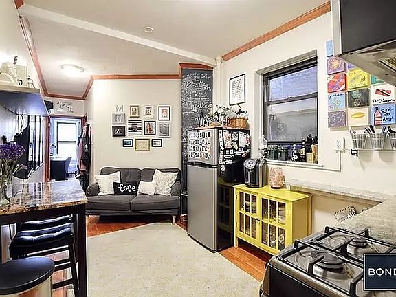 5th image of 126 Macdougal St APT 3A