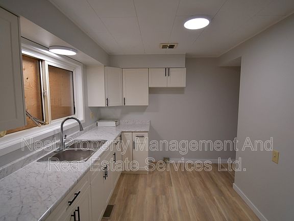 5th image of 590 Central St E #1