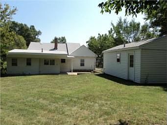 3rd image of 3224 Booth Ave