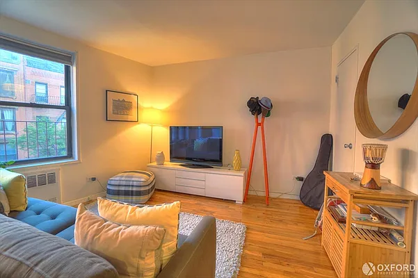 Rented by Oxford Property Group | media 18