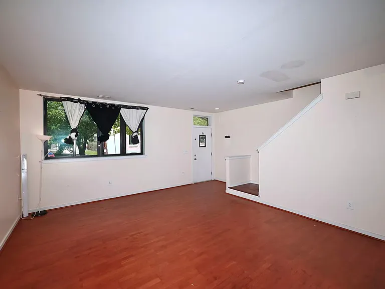 621 N 10th St #1 — Photo 6
