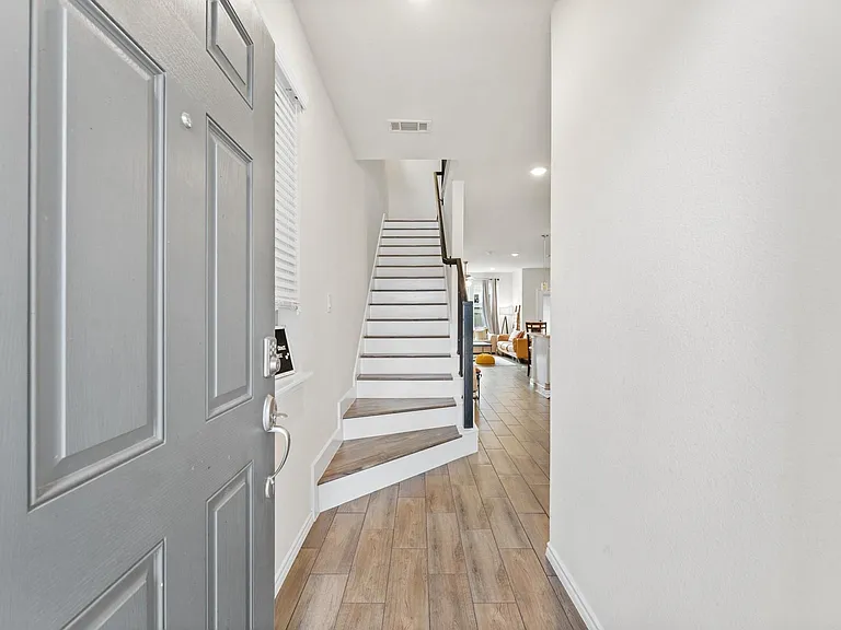 3419 Avondale View Dr — Photo 3