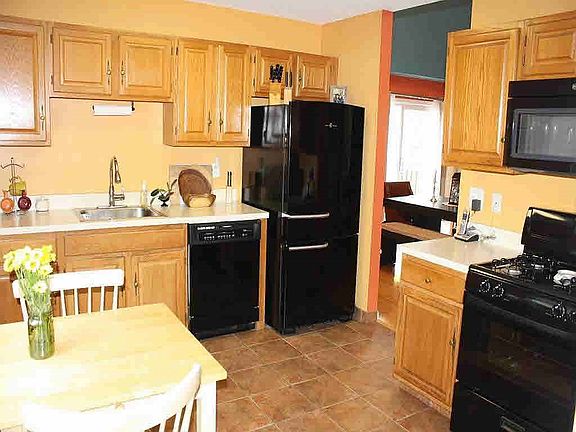 5th image of 504 Orchard Hill Ln