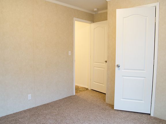 4th image of 800 Arnold St Trlr 9