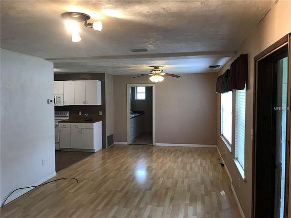 5th image of 16 William Dr