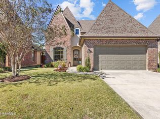 207 Fairwood Dr, Broussard, LA 70518