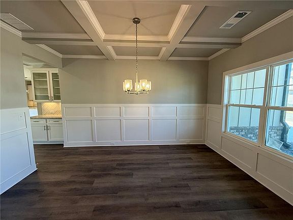 5th image of 76 Hidden Fields Way