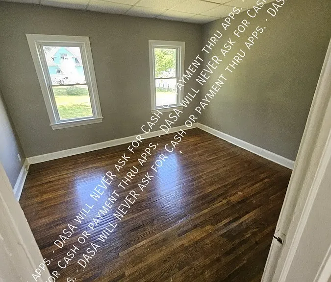 339 Weaver St #LOWER — Photo 12