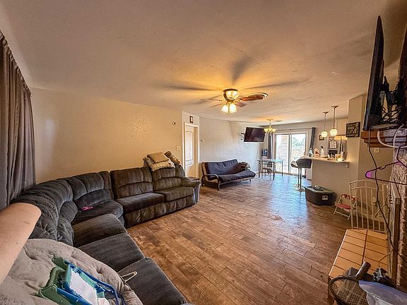 3rd image of 718 Candlewood Ct