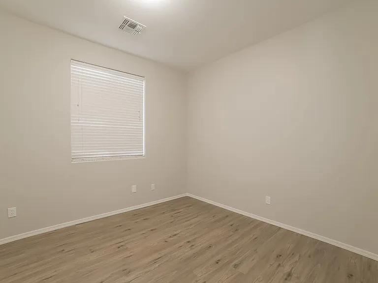 4439 W Apollo Rd — Photo 12