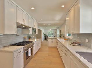 14151 Hartsook St, Sherman Oaks, CA 91423