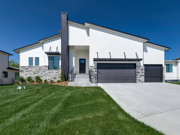 209 S Wellcrest Cir, Goddard, KS 67052