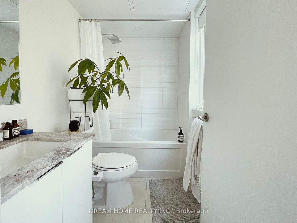 2nd image of 18 Maitland Ter #804
