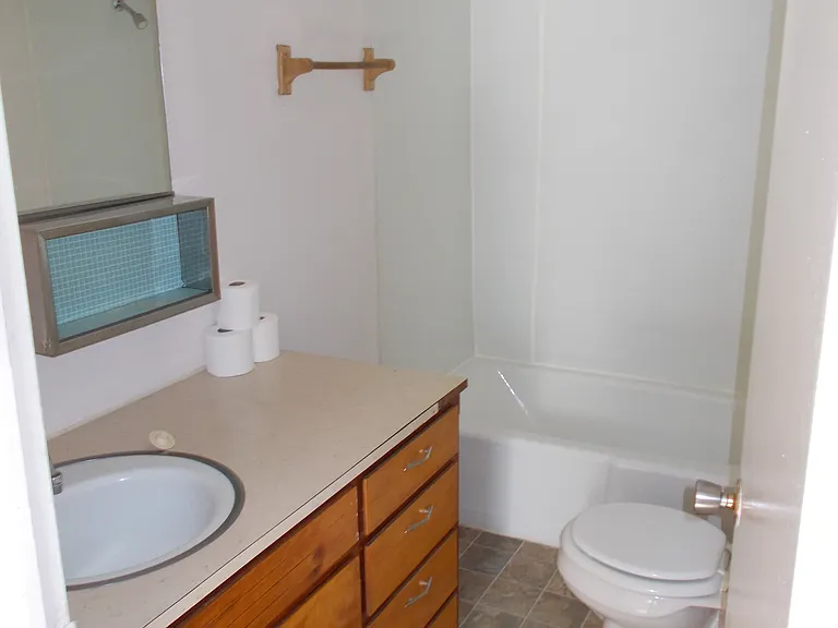 409 E Pine St #1 — Photo 6
