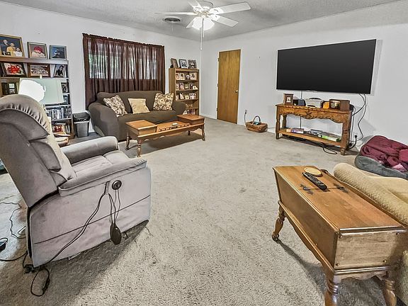 5th image of 306 Grandview Dr