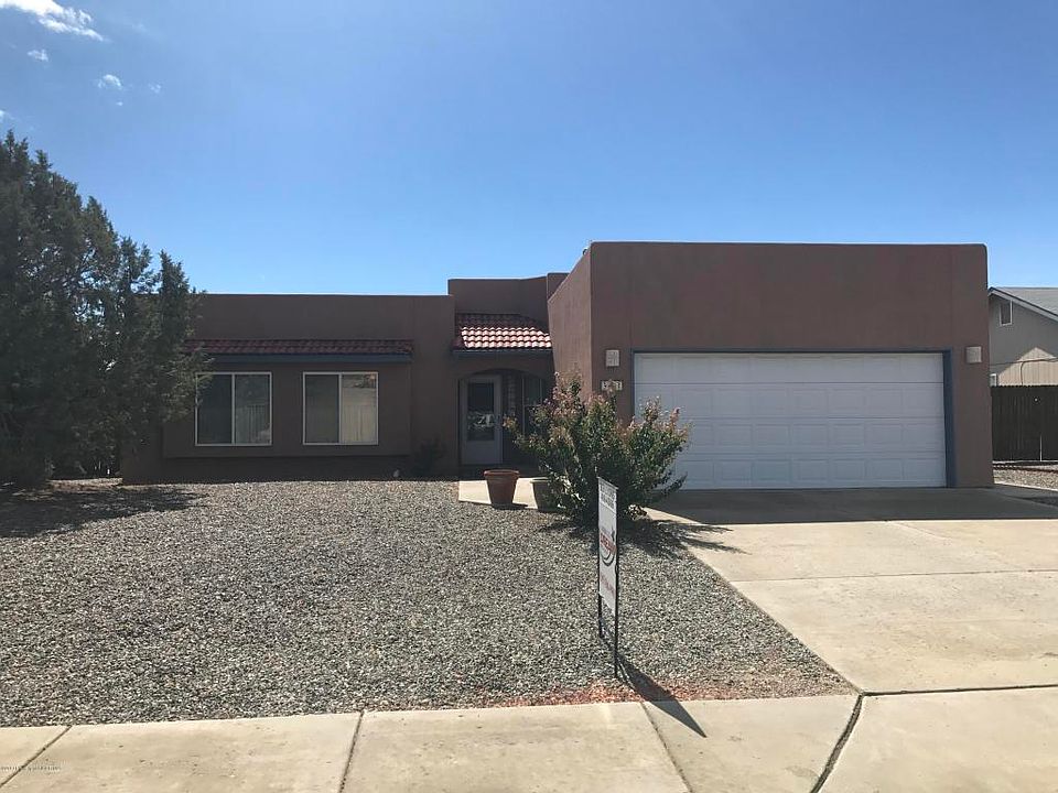 1st image of 3821 Majesta St