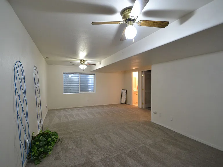 815 Riverview Ln — Photo 13