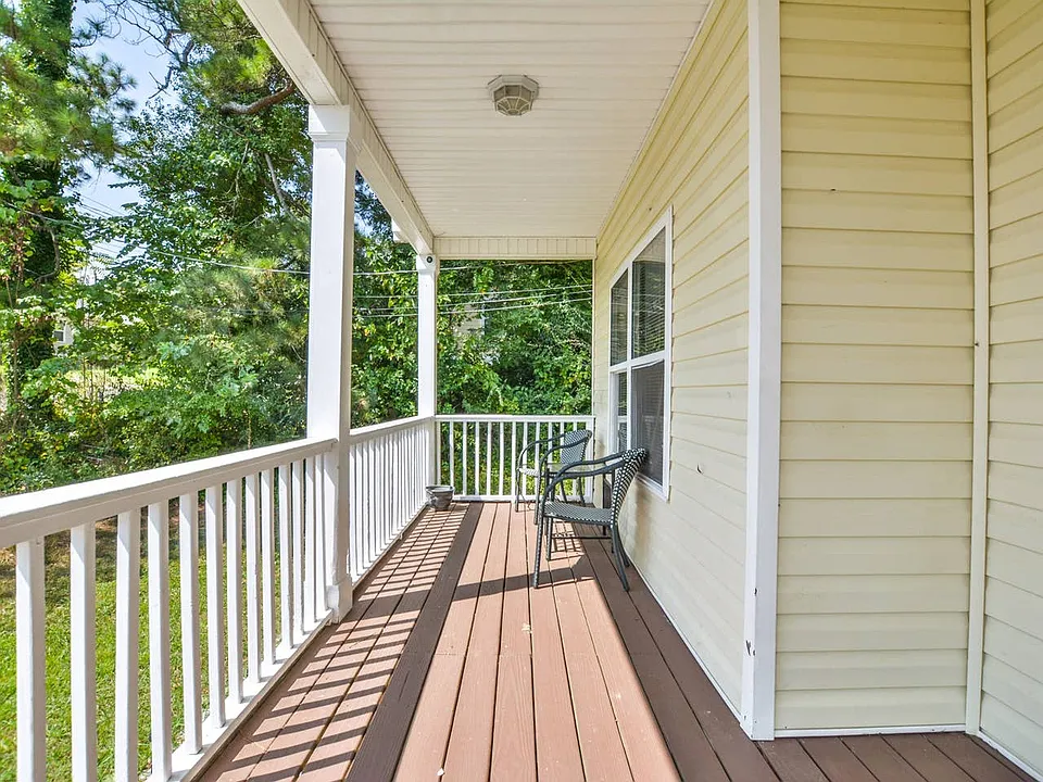 1140 Moreland Dr SE