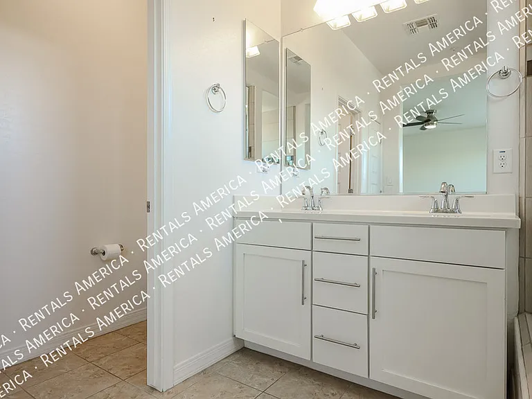3710 E Lodgepole Dr — Photo 11