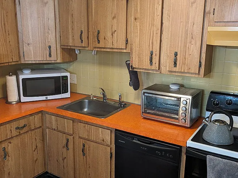 20 Erick Rd #20B — Photo 15