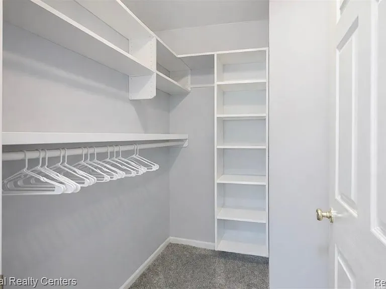 16878 Farmington Rd — Photo 15