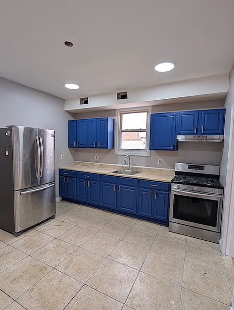 Kitchen - new appliances and cabinets