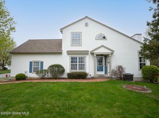 45 Empire Cir, Rensselaer, NY 12144