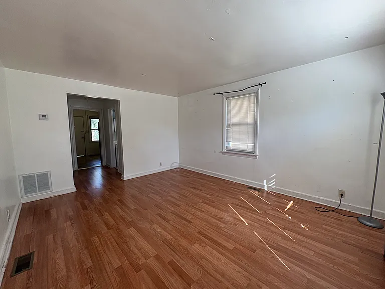 1115 Sheridan Ave #D — Photo 4