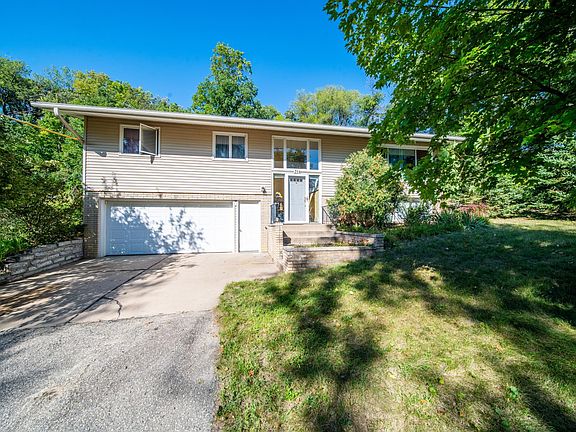 2nd image of 359 Riverview Heights Dr NE