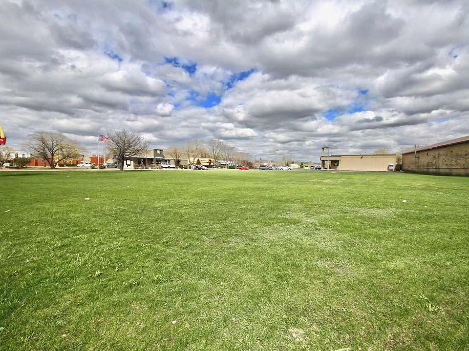 2nd image of 127 Blackhawk Blvd