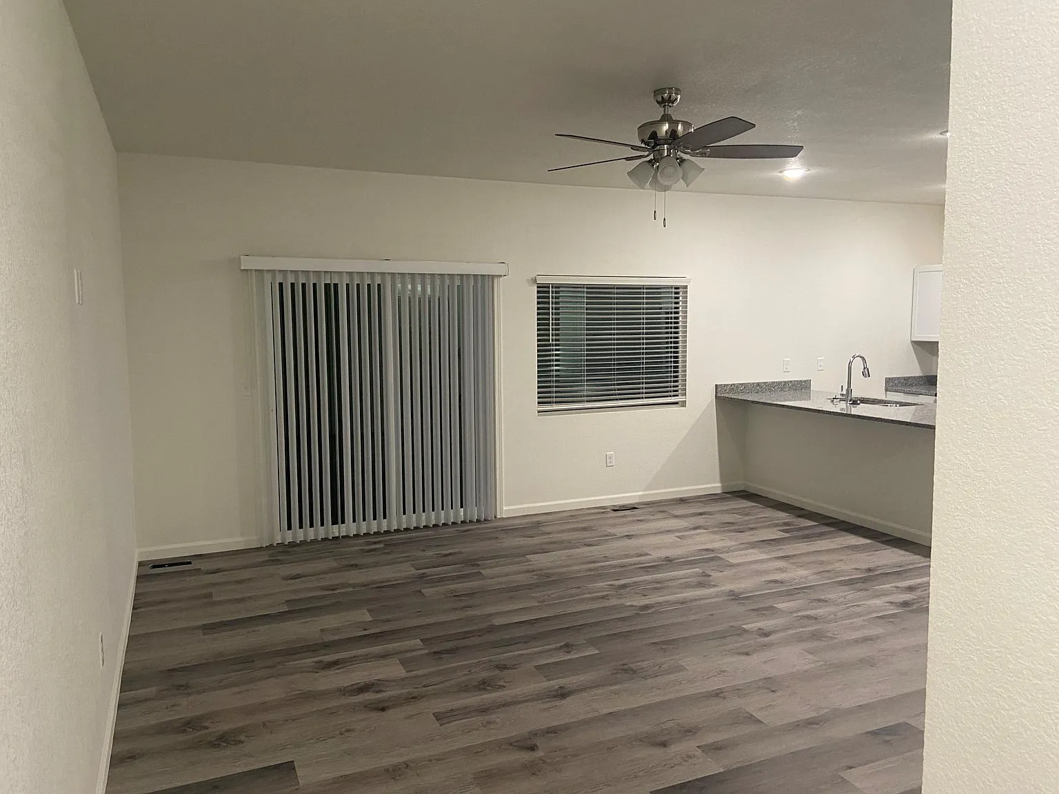 4 bed, 2.5 bath, 1471 sqft, $1,900 — Photo 3