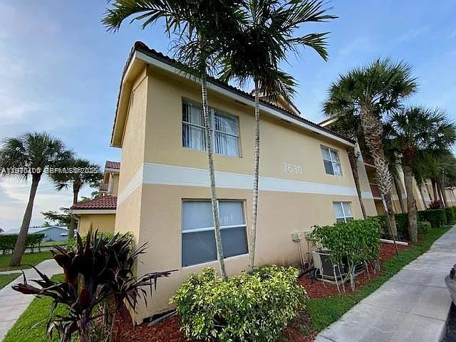 7630 Westwood Dr #327 — Photo 3