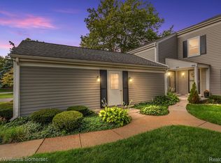 2626 Williamsburg Cir #1, Auburn Hills, MI 48326