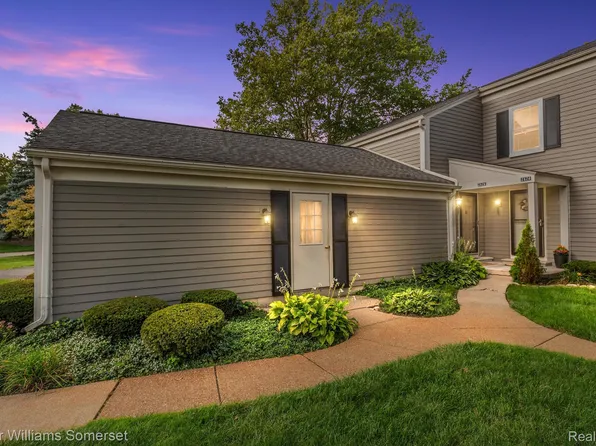 2626 Williamsburg Cir #1, Auburn Hills, MI 48326